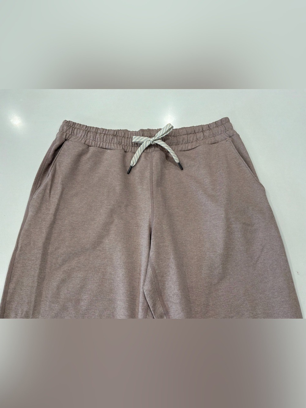 NWOT Vuori Performance Jogger Women’s Small S Heathered Mauve Pink Drawstring - Picture 5 of 6